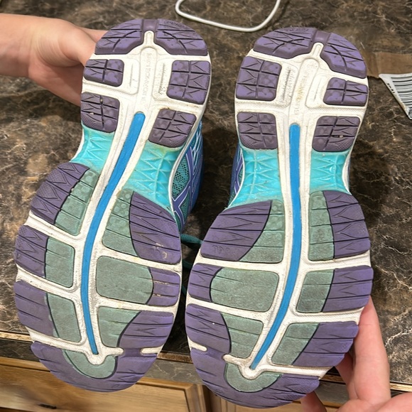 ASICS women’s gel nimbus 18.  I am sizing down.  They still have life in them! - Picture 6 of 6